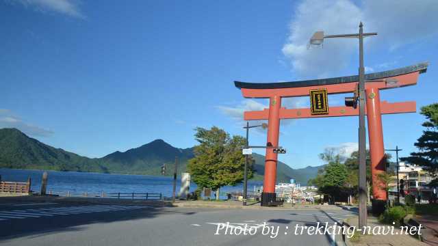 中禅寺湖 二荒山神社 鳥居