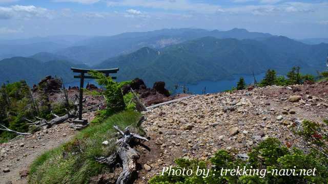 男体山 山頂 中禅寺湖