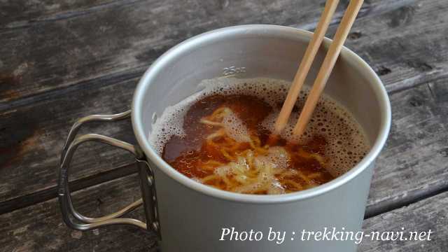 キャンプ バーナー コッヘル ラーメン