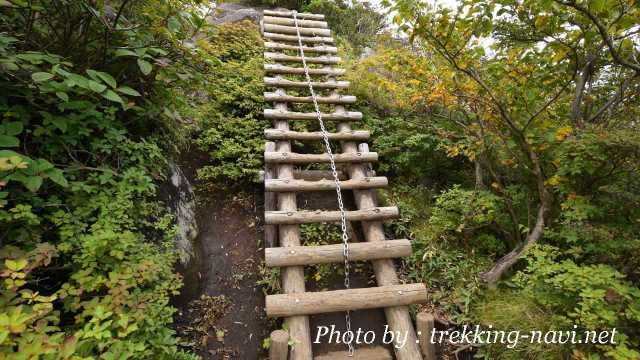 九重山 登山 階段 鎖場