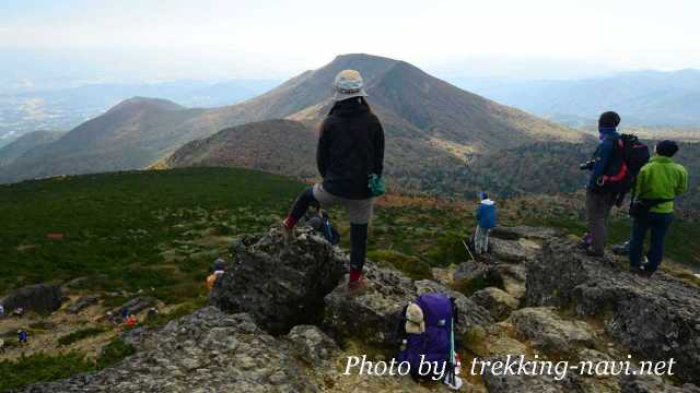 安達太良山 山頂 登山 女性